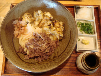 080514_踊るうどん「肉まいたけ天ぶっかけ」