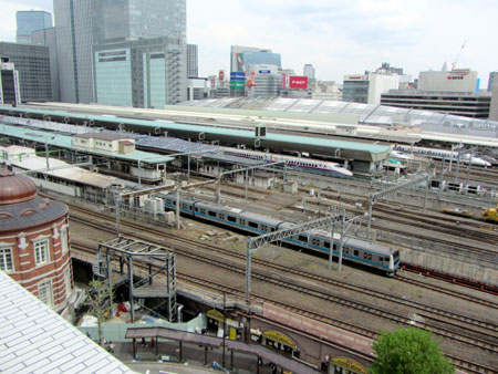 130410_東京駅・KITTEガーデンから