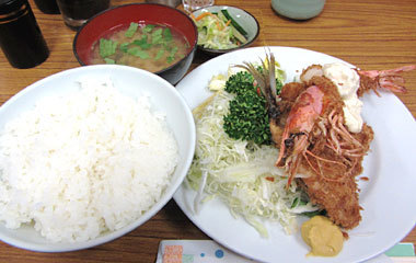 170407_とんかつ八千代「車エビ・アジ・ホタテフライ定食」