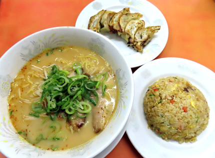 250218_らーめん大王「四川ラーメンセット」「ギョーザ」”
